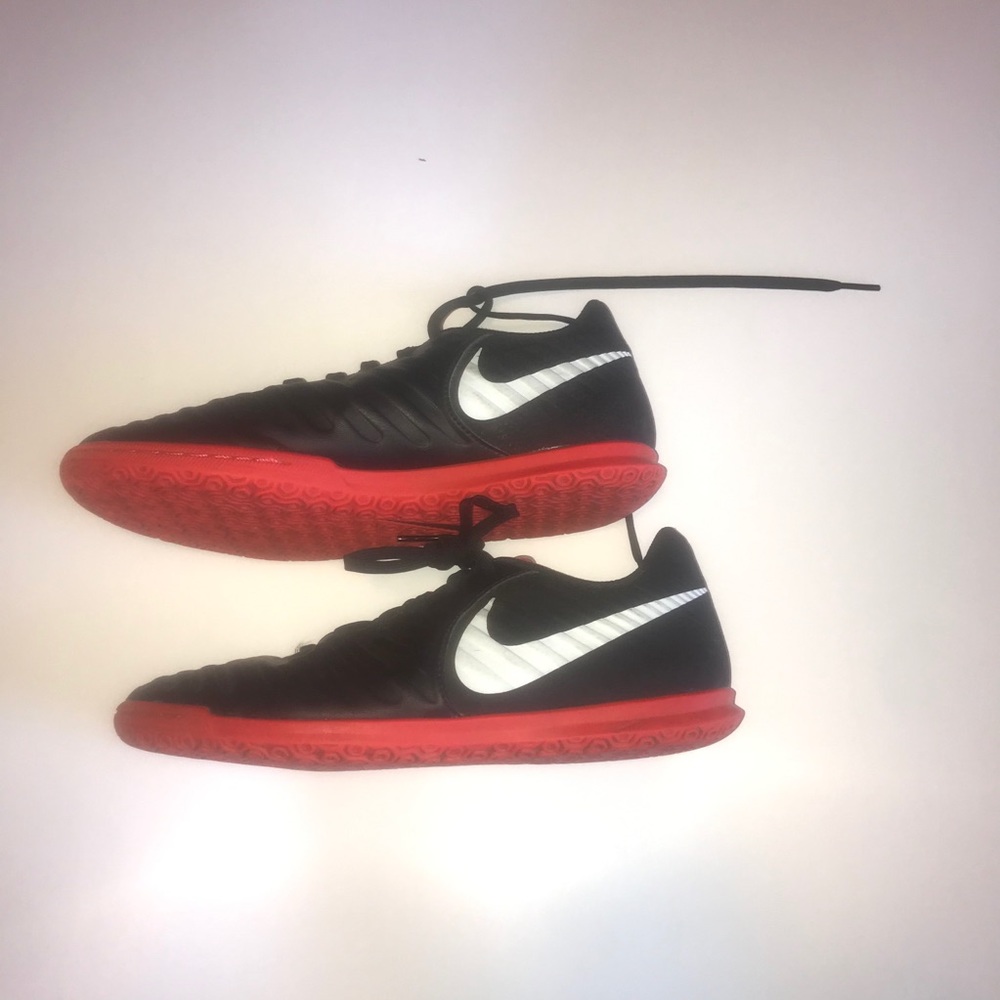 NikeTiempo Indoor Soccer Shoes - Picture 4 of 12